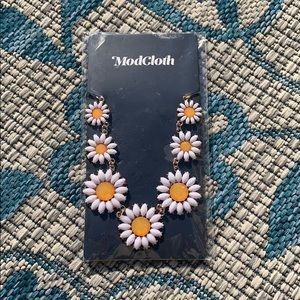 NWT Sunflower Necklace